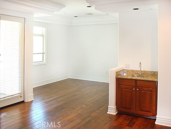 10640 Woodbridge Street 204 Property Photo 7