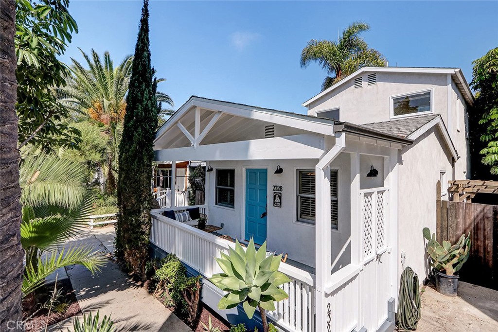 2328 Beach Avenue Property Photo 2