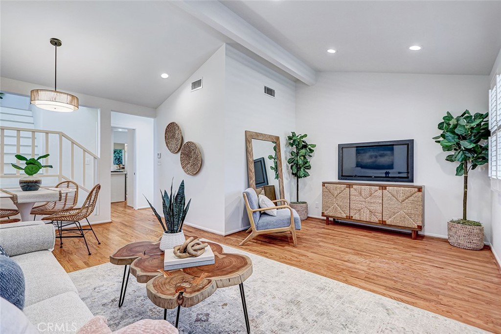 2328 Beach Avenue Property Photo 12