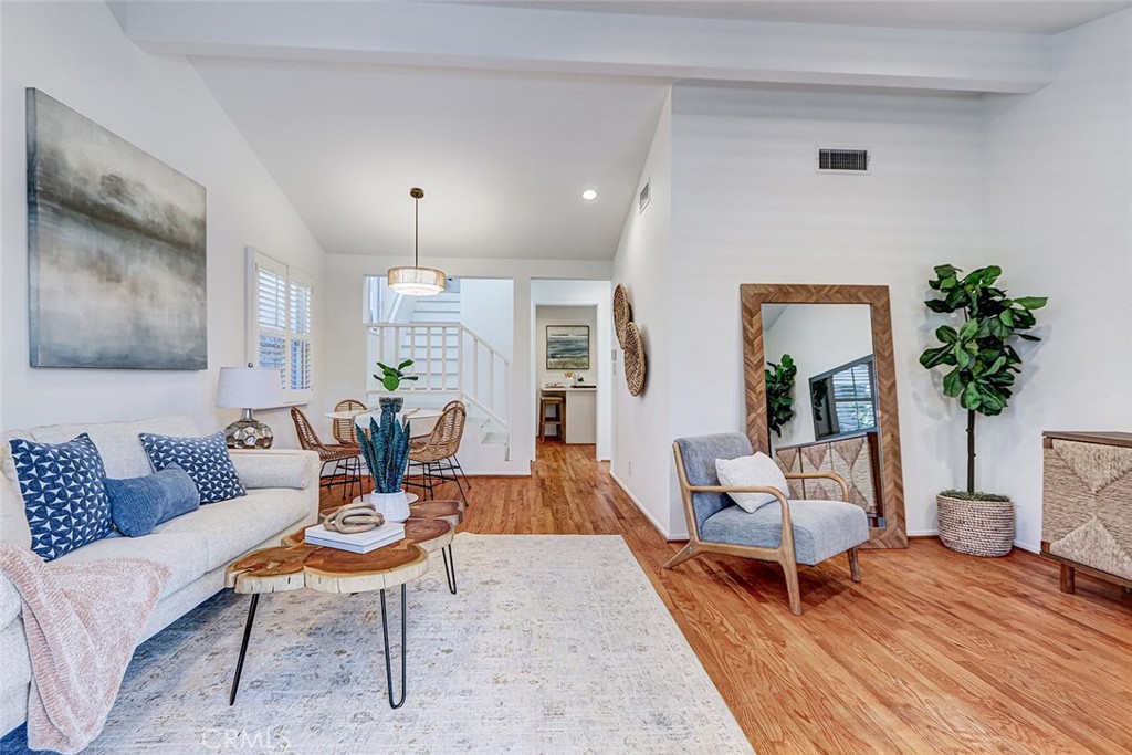 2328 Beach Avenue Property Photo 18