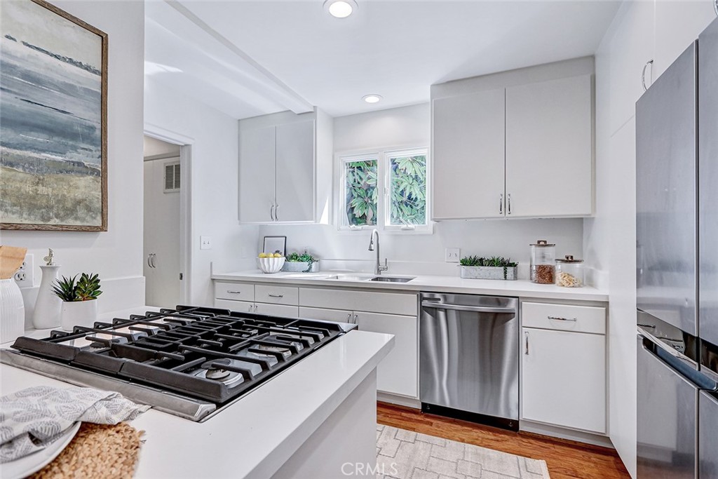 2328 Beach Avenue Property Photo 19