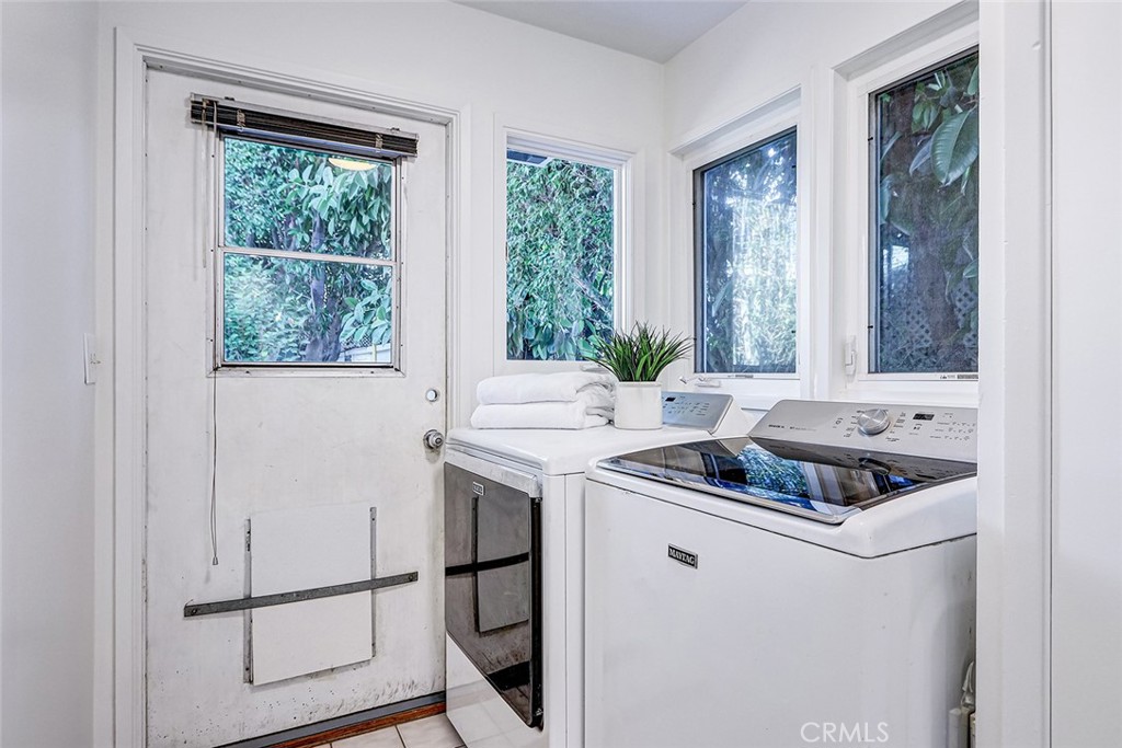 2328 Beach Avenue Property Photo 33
