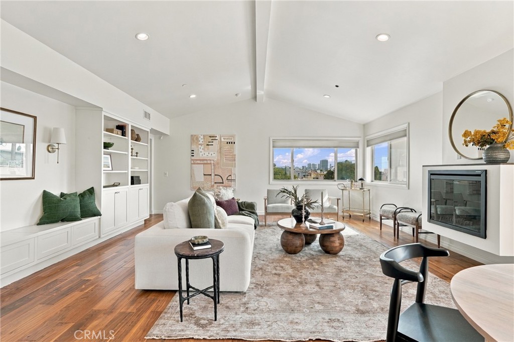 1420 S Bundy Drive 405 Property Photo 1