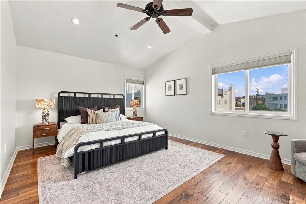 1420 S Bundy Drive 405 Property Photo 9