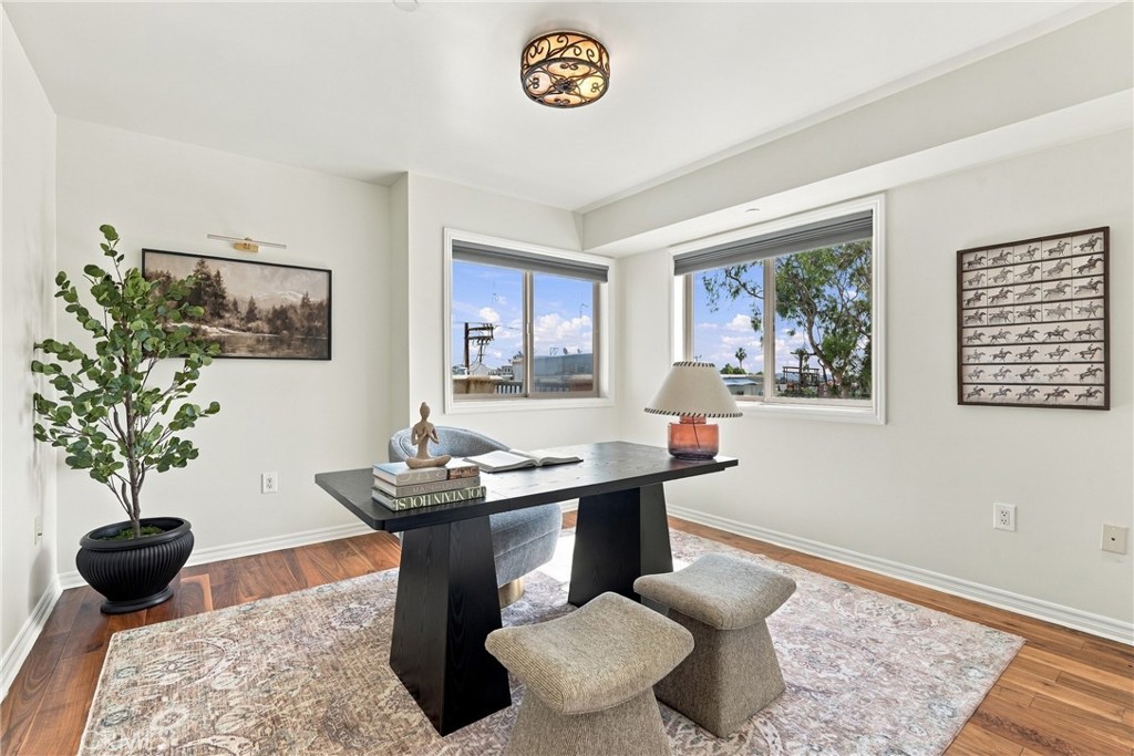 1420 S Bundy Drive 405 Property Photo 14