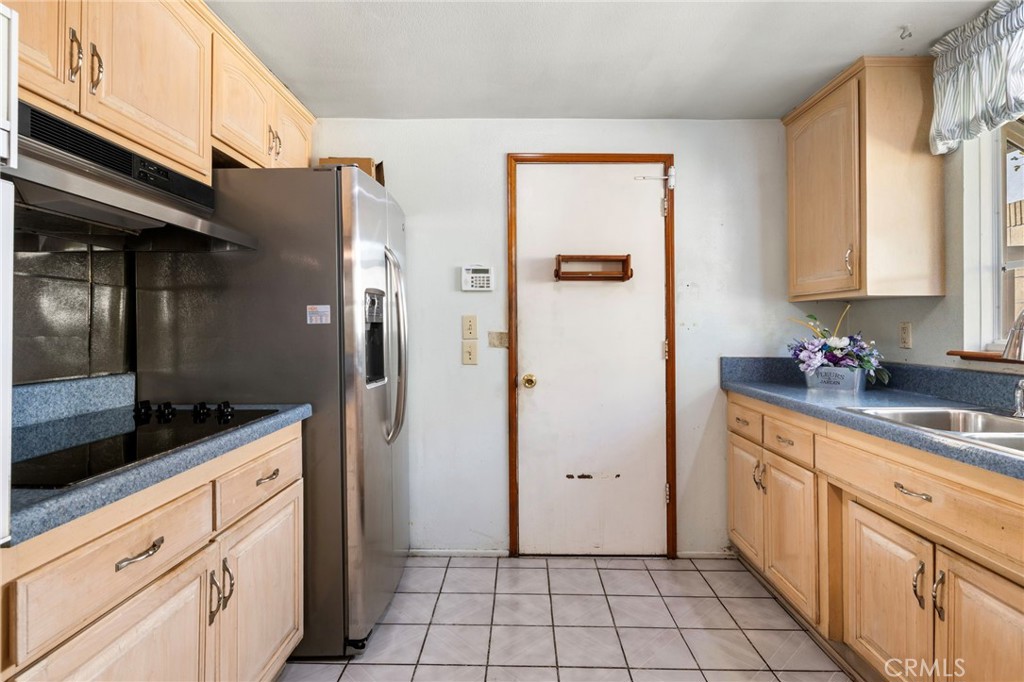 19708 Dalfsen Avenue Property Photo 9