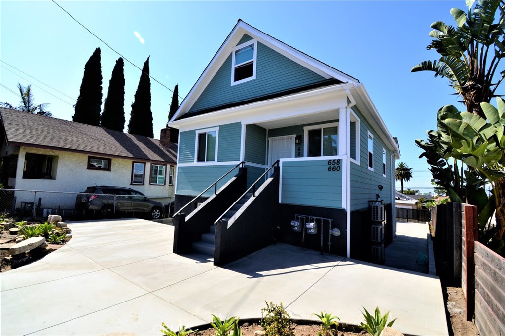 658 W Sepulveda Street Property Photo 2