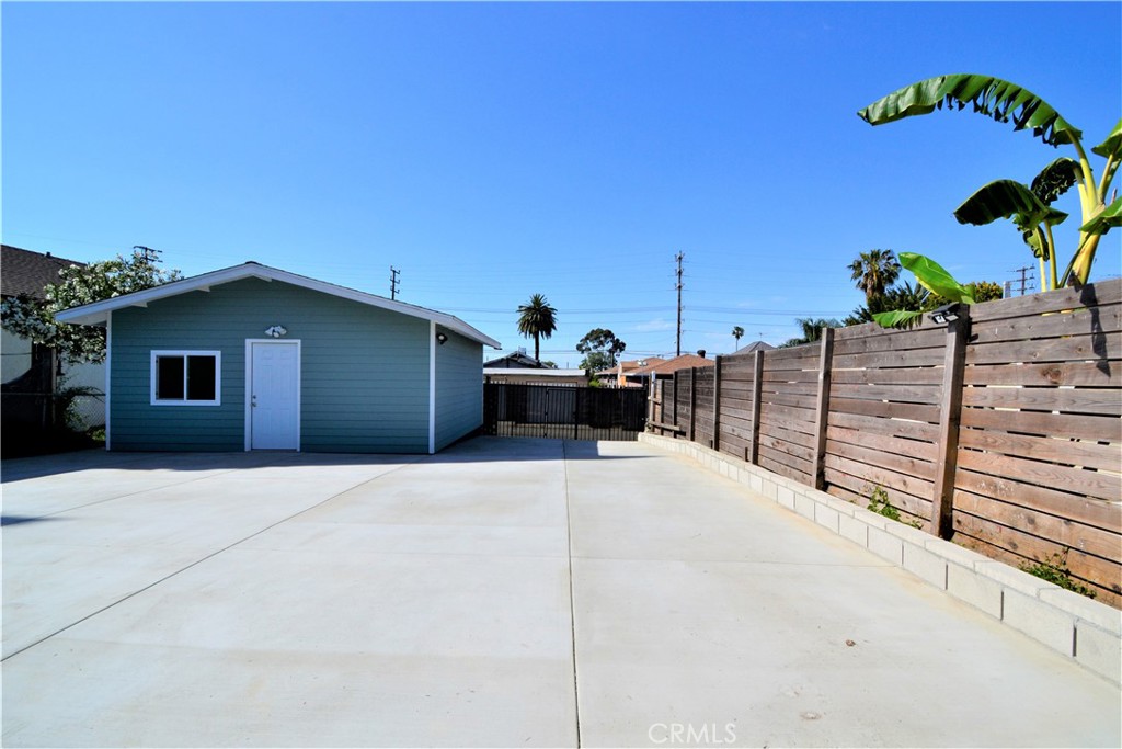 658 W Sepulveda Street Property Photo 8