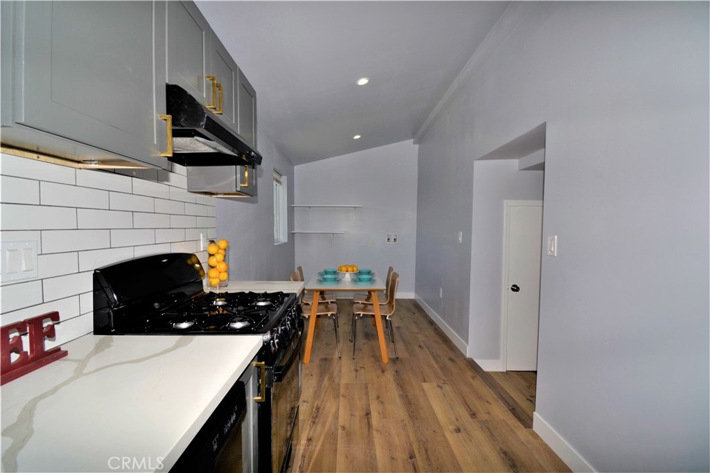 658 W Sepulveda Street Property Photo 16