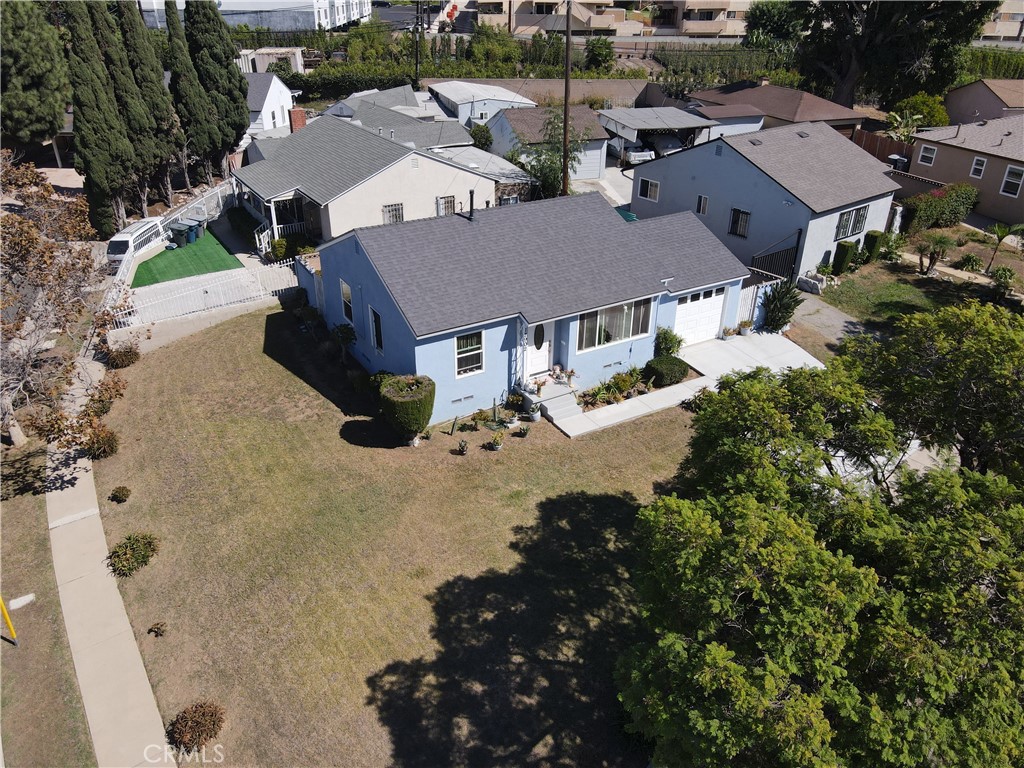 12902 S Berendo Property Photo 5
