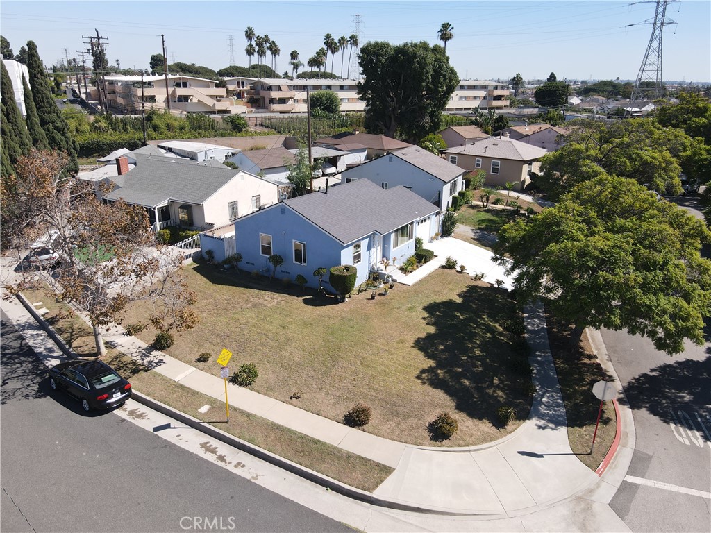 12902 S Berendo Property Photo 6