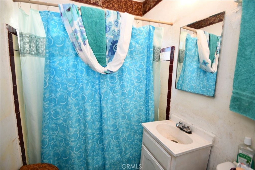12902 S Berendo Property Photo 13