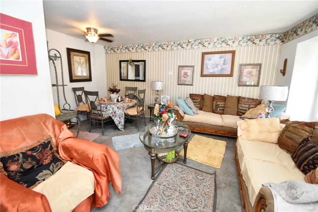 12902 S Berendo Property Photo 14