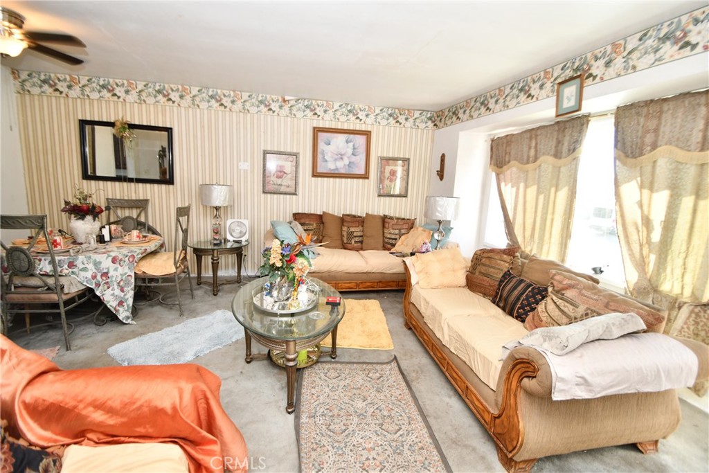 12902 S Berendo Property Photo 15