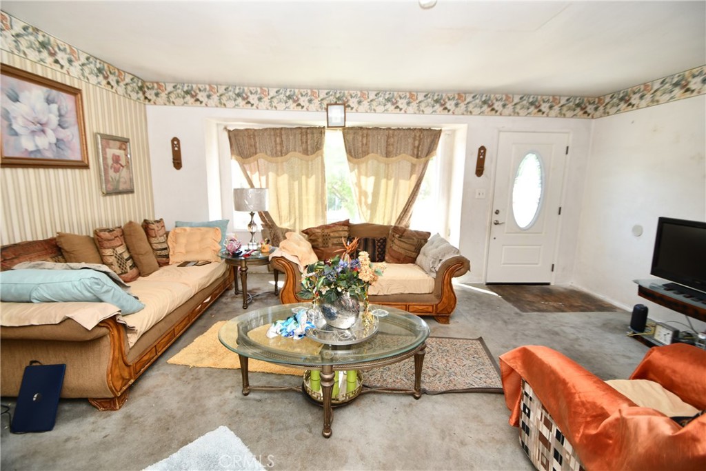 12902 S Berendo Property Photo 17