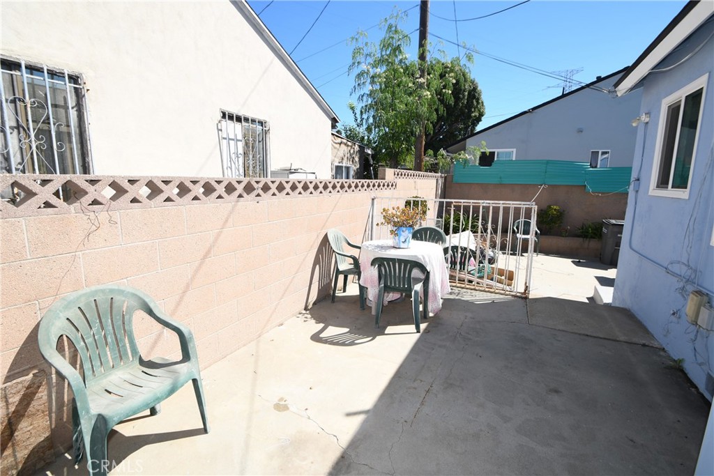 12902 S Berendo Property Photo 21