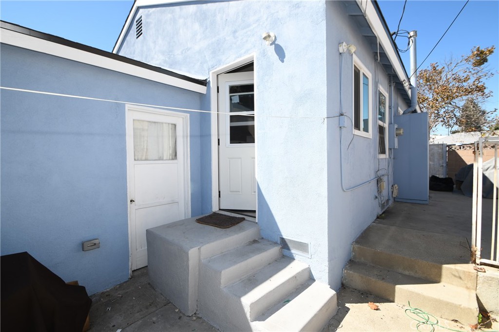 12902 S Berendo Property Photo 23