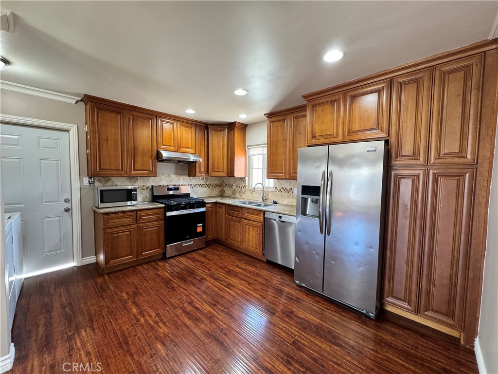 17104 La Salle Property Photo 5