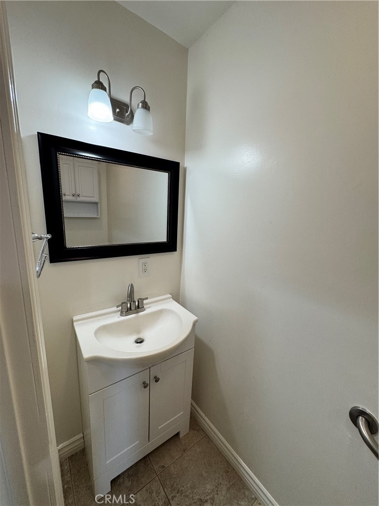 17104 La Salle Property Photo 6