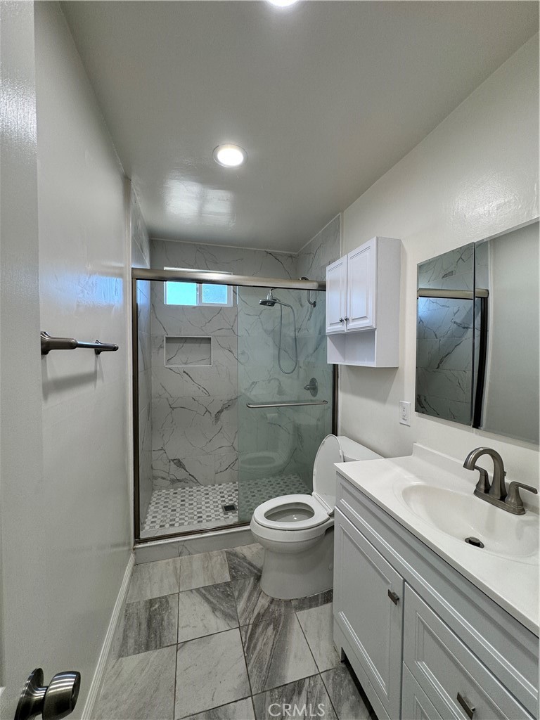 17104 La Salle Property Photo 7