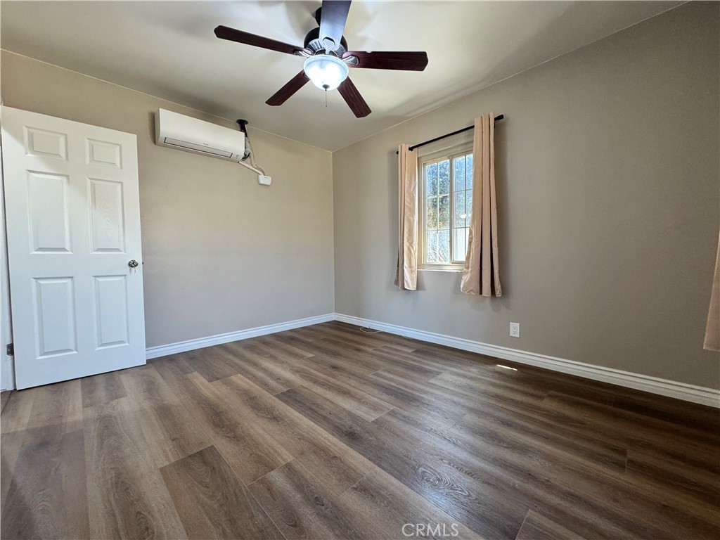 17104 La Salle Property Photo 8