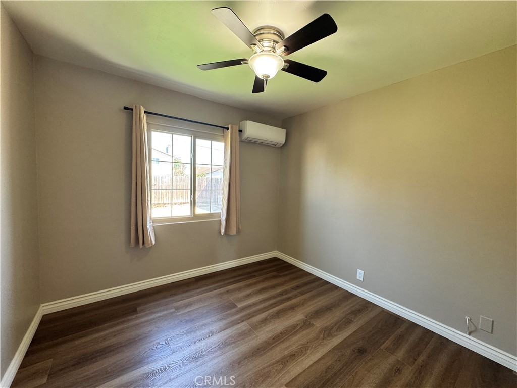 17104 La Salle Property Photo 12