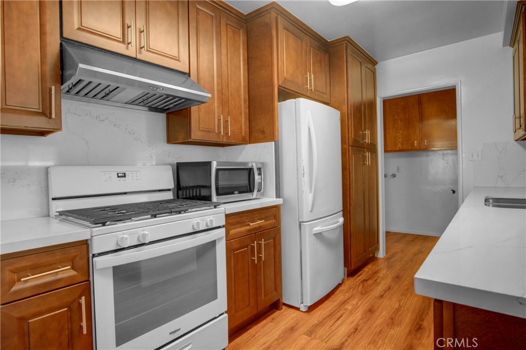23026 Kathryn Property Photo 9