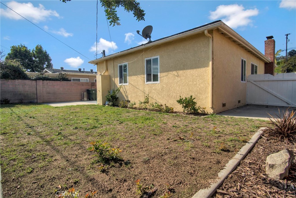 23026 Kathryn Property Photo 23