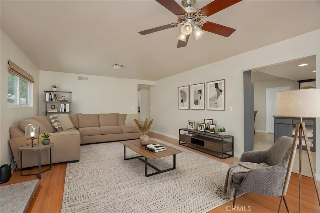 3546 Hillview Drive Property Photo 5