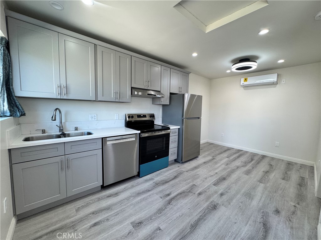 17104 La Salle B Property Photo 1