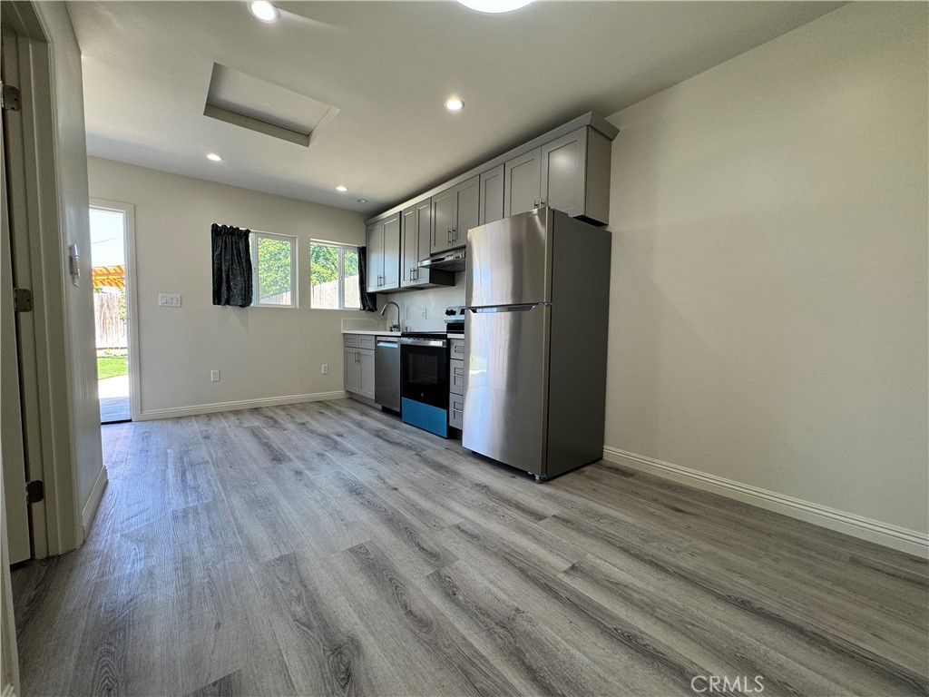 17104 La Salle B Property Photo 2