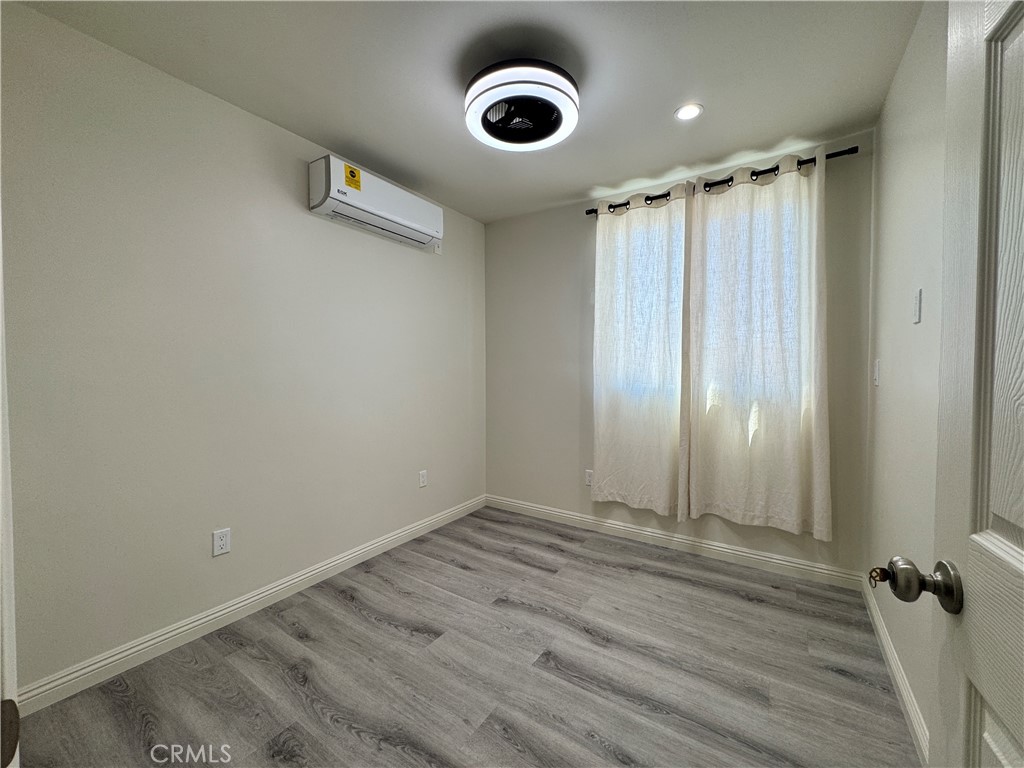 17104 La Salle B Property Photo 3