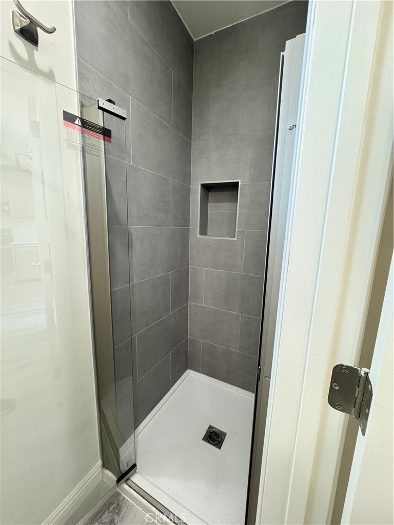 17104 La Salle B Property Photo 7
