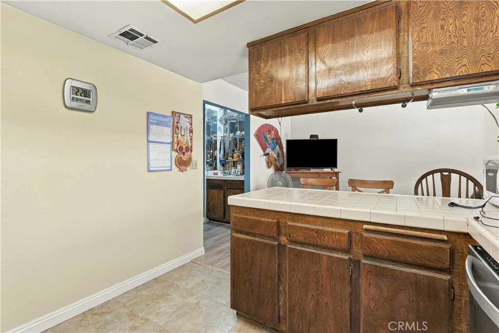 108 N Moore Avenue B Property Photo 6