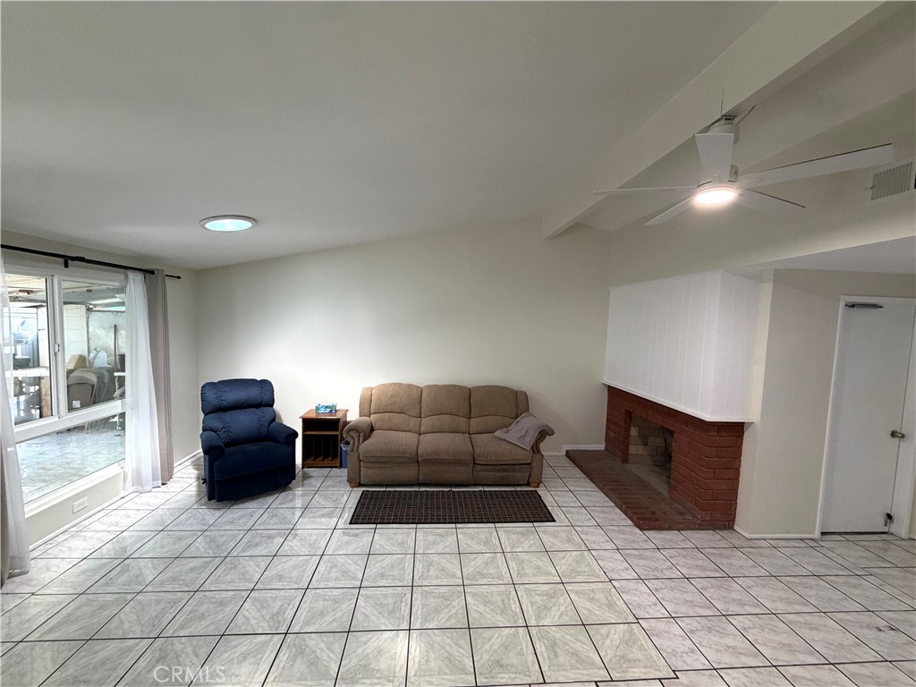 16818 La Salle Property Photo 4