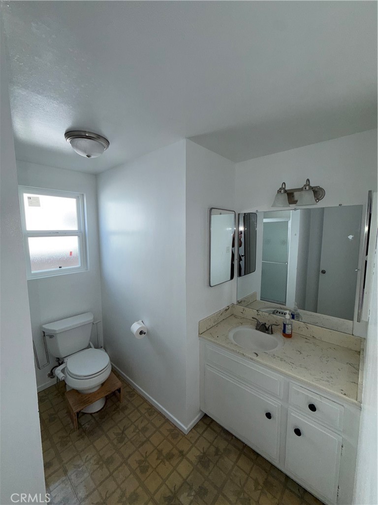 16818 La Salle Property Photo 7