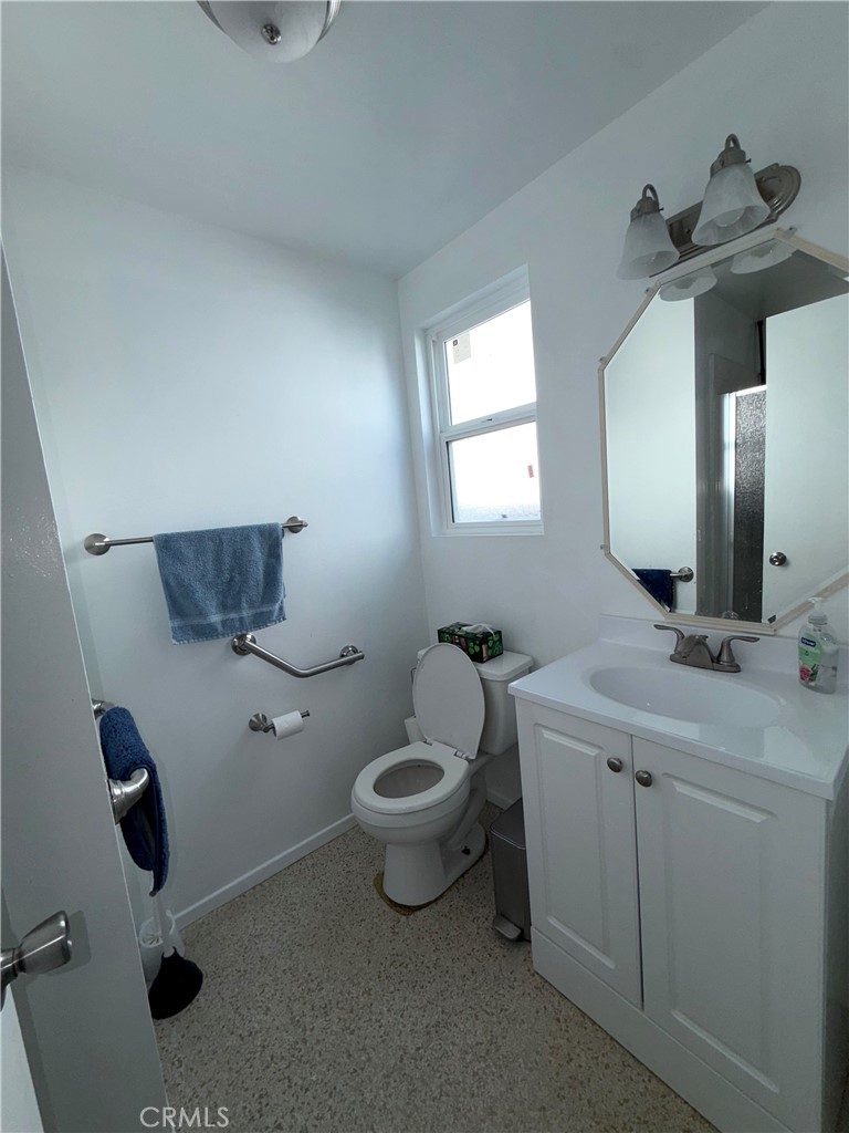 16818 La Salle Property Photo 11