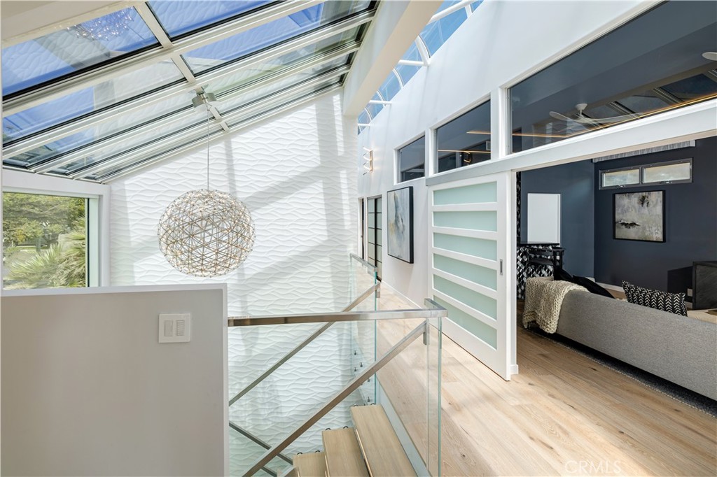 2522 The Strand Property Photo 18