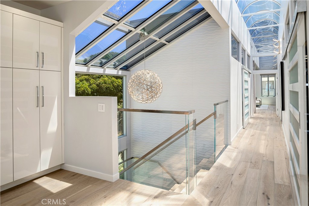 2522 The Strand Property Photo 19