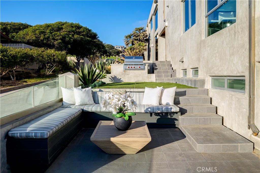 2522 The Strand Property Photo 25