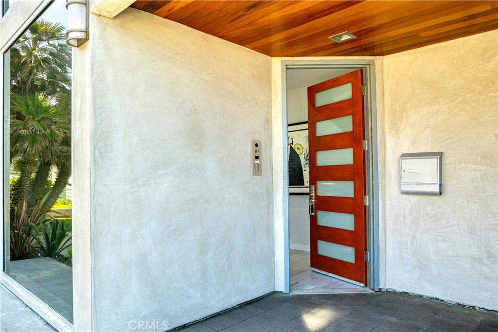 2522 The Strand Property Photo 28