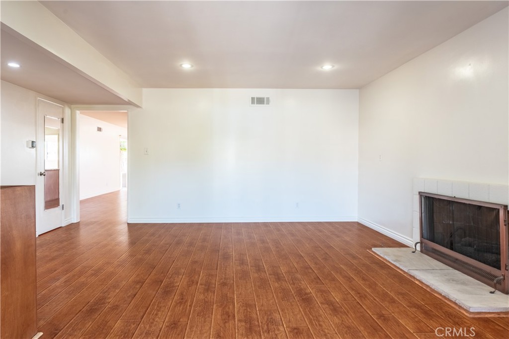 16827 S Raymond Avenue Property Photo 7