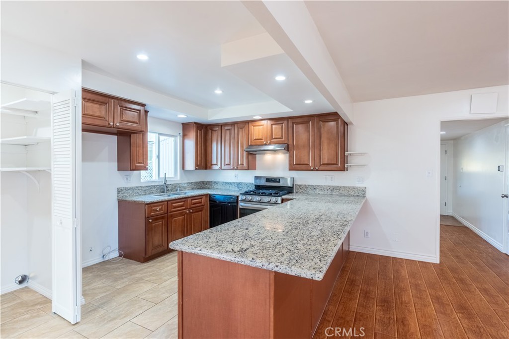 16827 S Raymond Avenue Property Photo 17