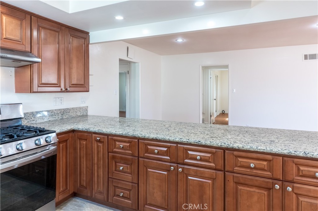16827 S Raymond Avenue Property Photo 21