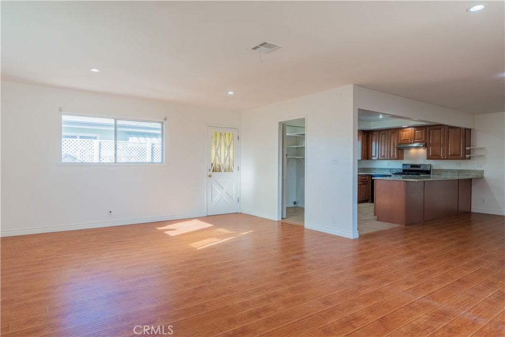 16827 S Raymond Avenue Property Photo 24