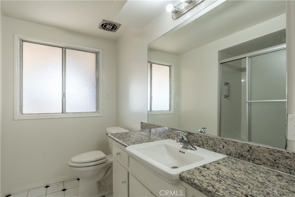 16827 S Raymond Avenue Property Photo 32