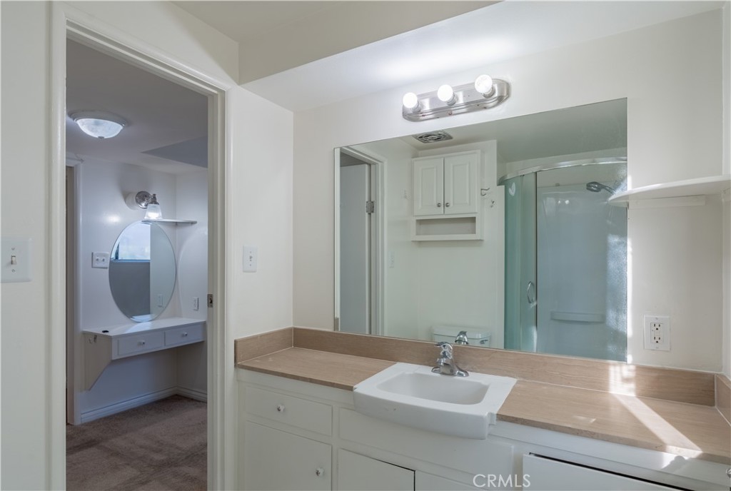 16827 S Raymond Avenue Property Photo 42