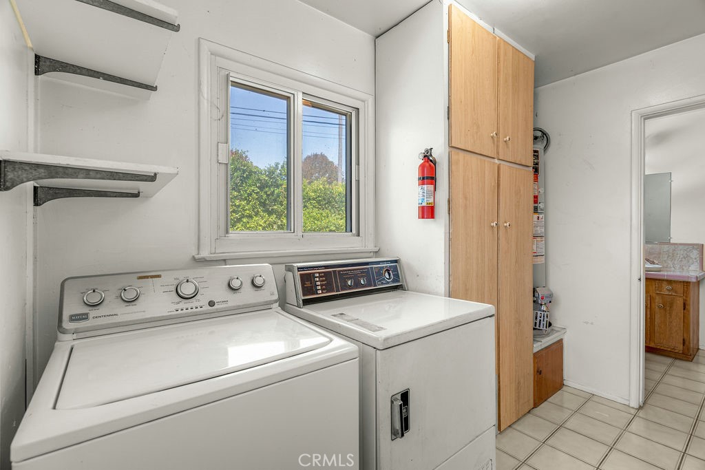 7419 W 89th Street Property Photo 24