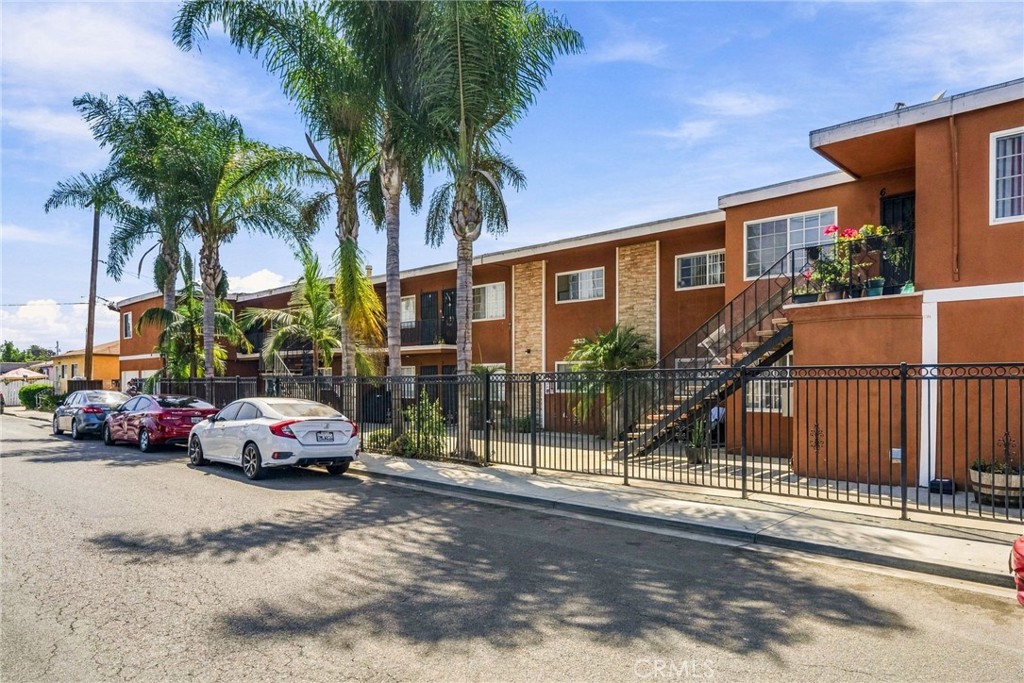 5333 Pine Avenue Property Photo 1