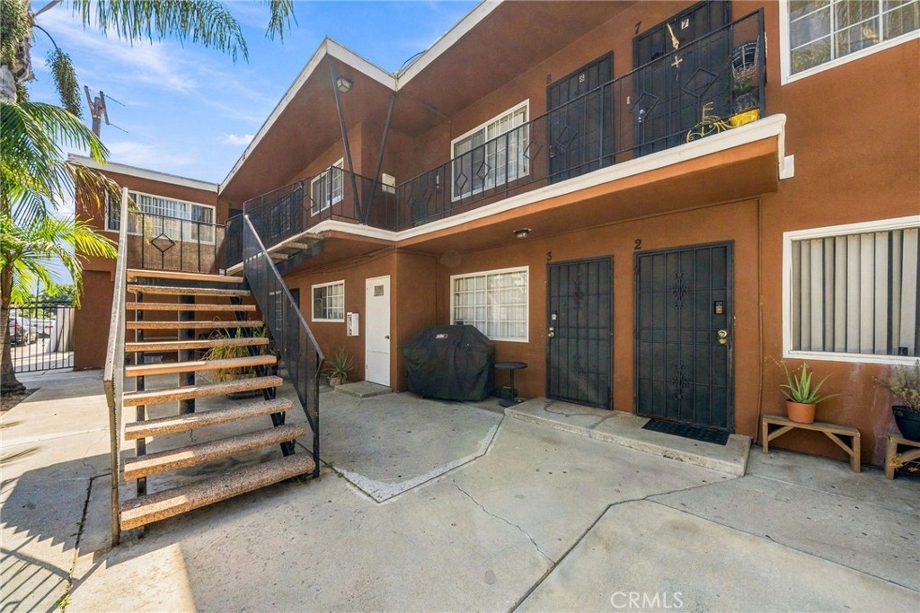 5333 Pine Avenue Property Photo 9